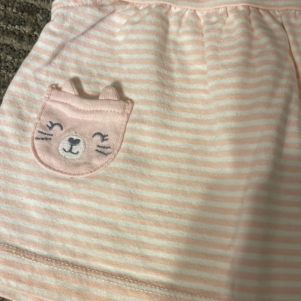 Pink/white striped cat pocket top with back snap closure - Picture 2 of 2